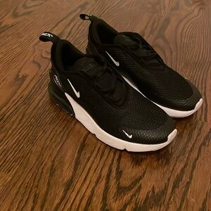 Nike Size 3Y Black Air Max 270s